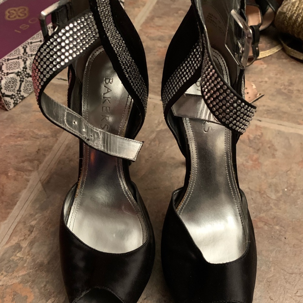 Satin and rhinestone heel size 6.5